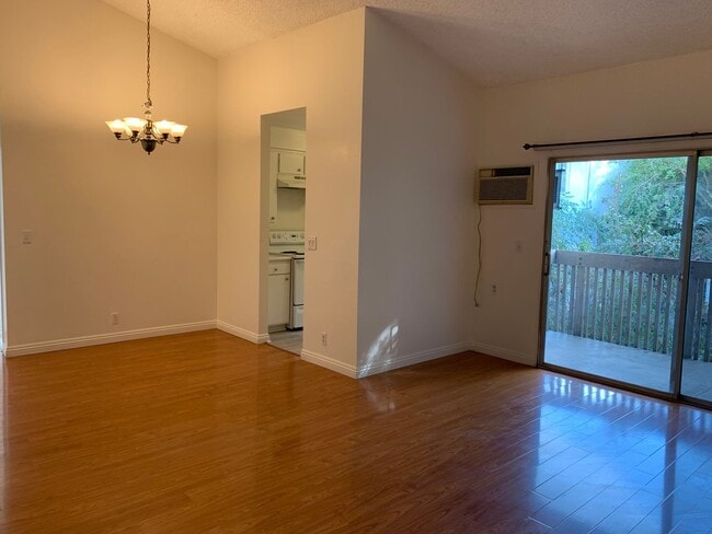 Building Photo - Bright, comfortable, and spacious one bedroom Condominium