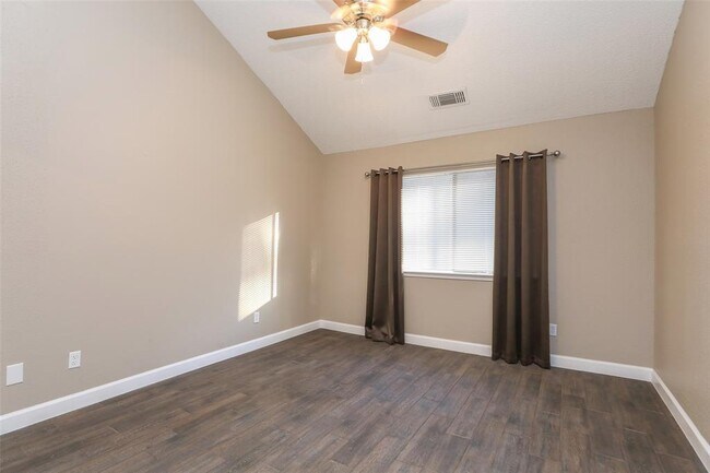 Building Photo - 16800 Sugar Pine Dr
