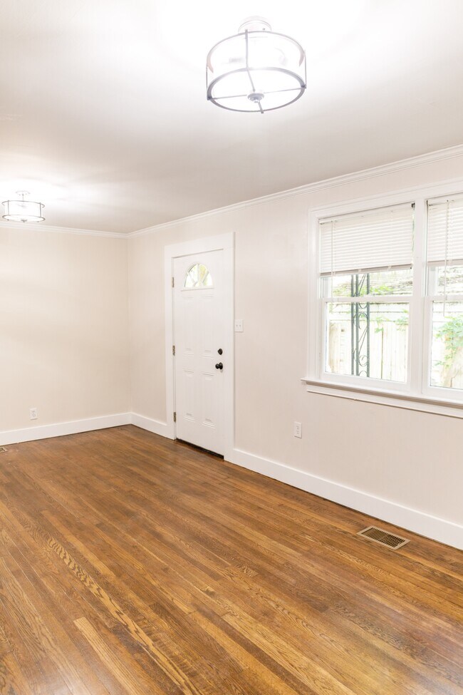 Building Photo - 1558 Orange Grove Rd