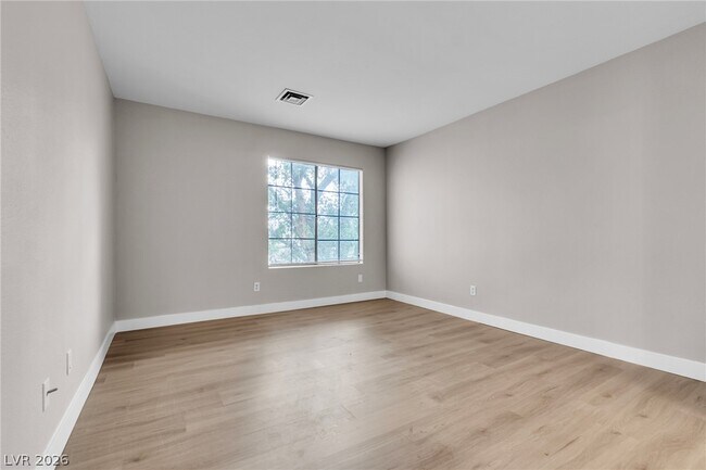 Building Photo - 4823 S Torrey Pines Dr