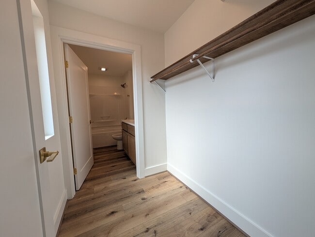 Building Photo - 5900 Fort Ave