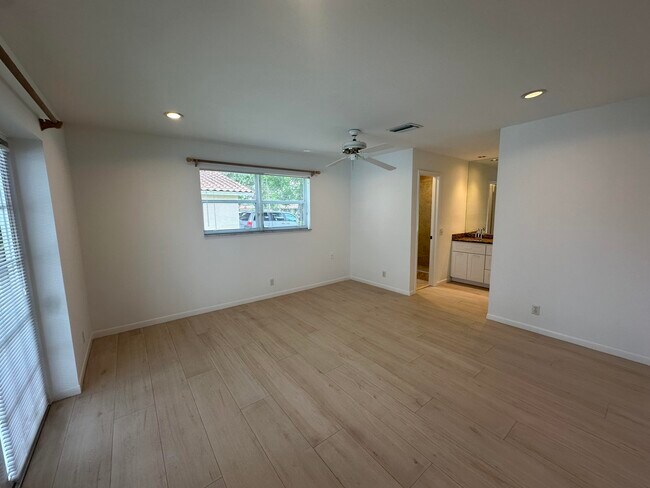 Building Photo - 11261 NW 42nd St