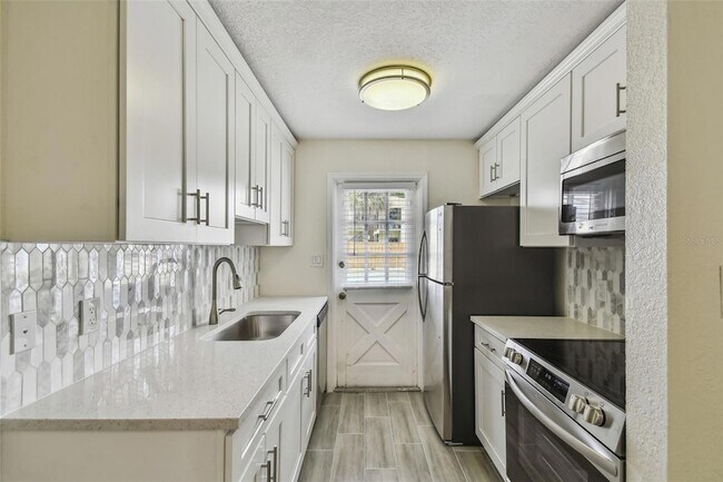 Building Photo - 208 Danube Ave