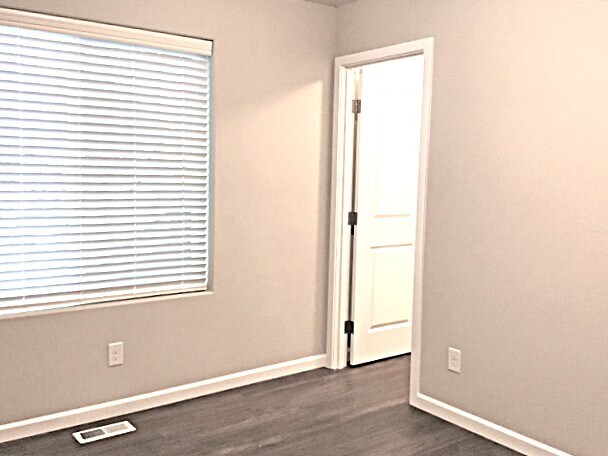 Building Photo - 1011 Riggs Dr E