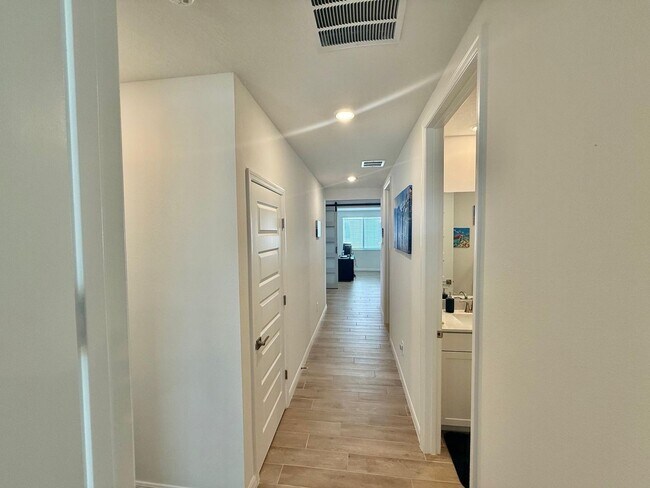 Building Photo - Bartow Rental Home!