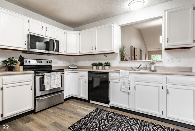 Building Photo - 10513 Blue Springs Ln