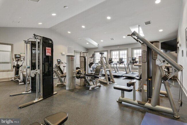 Building Photo - 7530 Stonehouse Run Dr