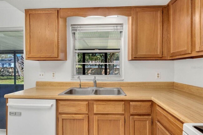 Building Photo - 6449 Eve St