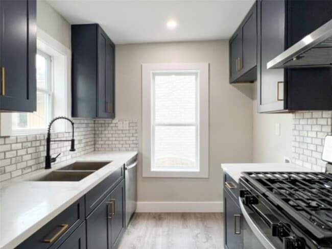 Building Photo - 4704 Greenbriar Dr