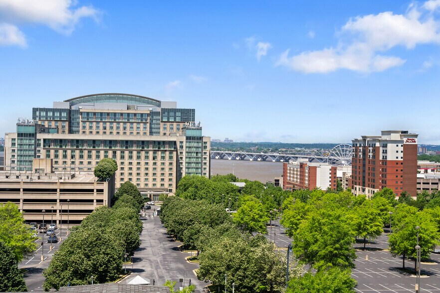 Building Photo - 500 Overlook Park Dr