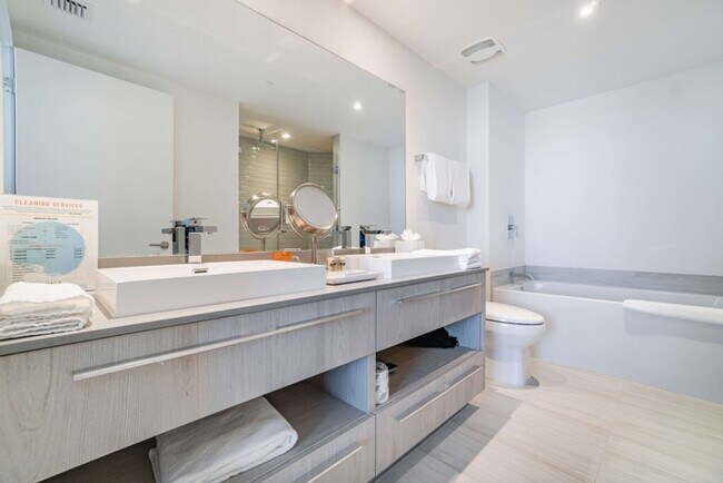 Building Photo - 4112 Jimmy Buffett Mem Hwy