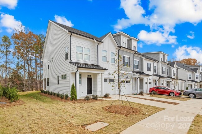 Building Photo - 9646 Munsing Dr
