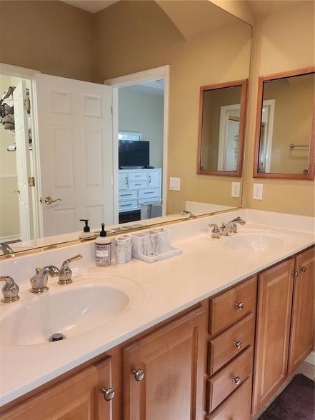 Building Photo - 6642 Tailfeather Way