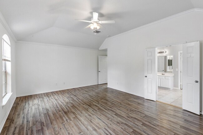 Building Photo - 22012 Royal Timbers Dr