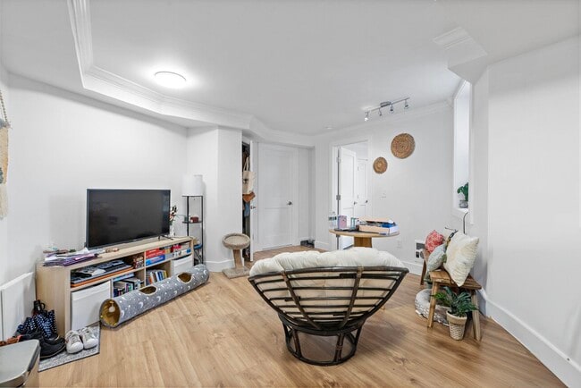 Building Photo - 151 Sip Ave