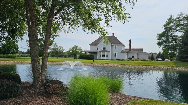 Building Photo - Bridgewater Two bedroom Condo Available!