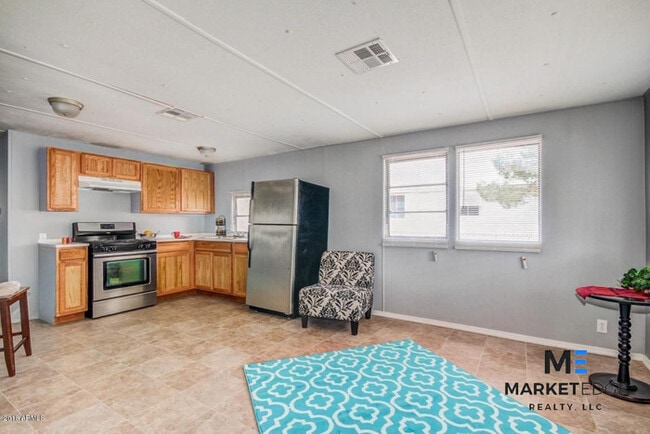 Building Photo - 2Bed/1Bath Home at 135th Ave/Glendale! JOI...