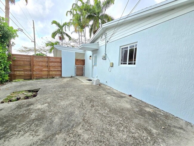 Building Photo - 10330 SW 53rd St
