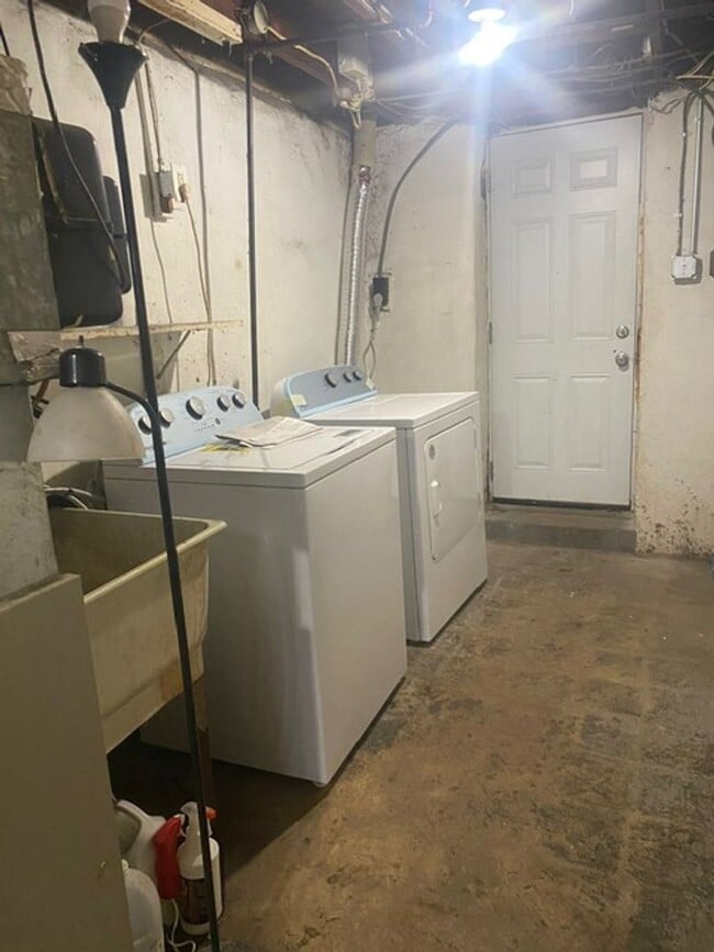 Building Photo - House for Rent in Upper Darby