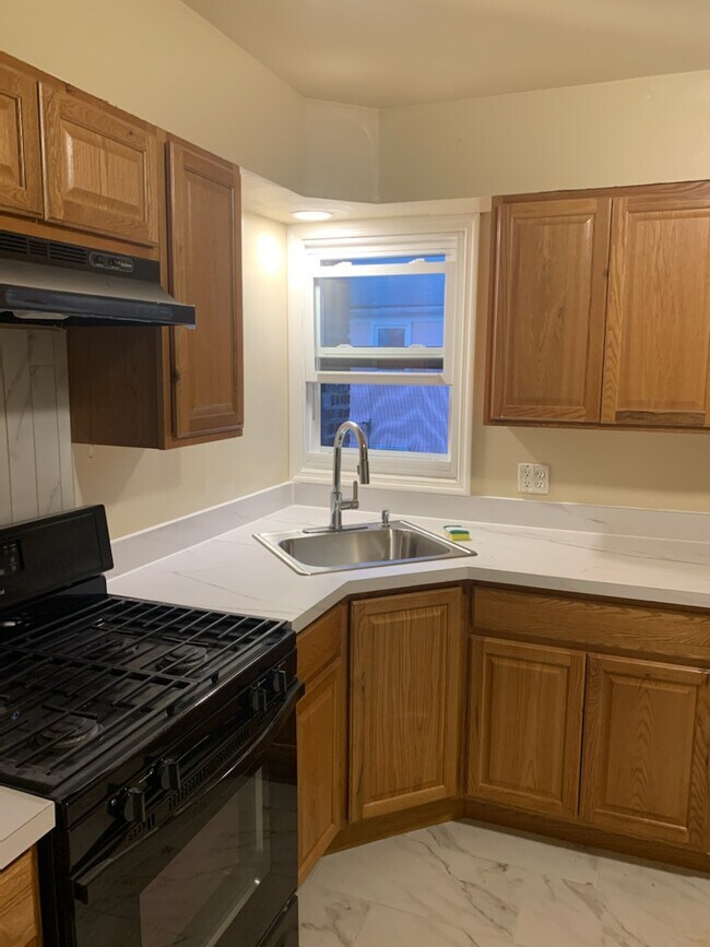 Building Photo - 7 Brookwood St