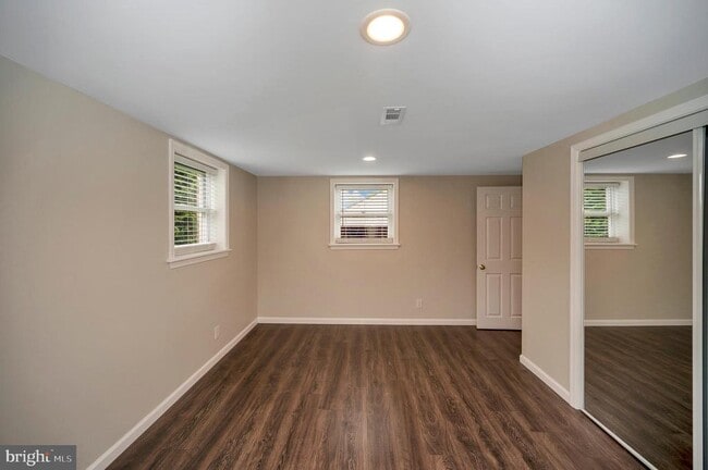 Building Photo - 212 Mt Pleasant Blvd