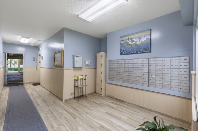 Building Photo - 350 Aoloa St