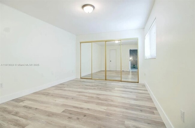 Building Photo - 4732 SW 67th Ave