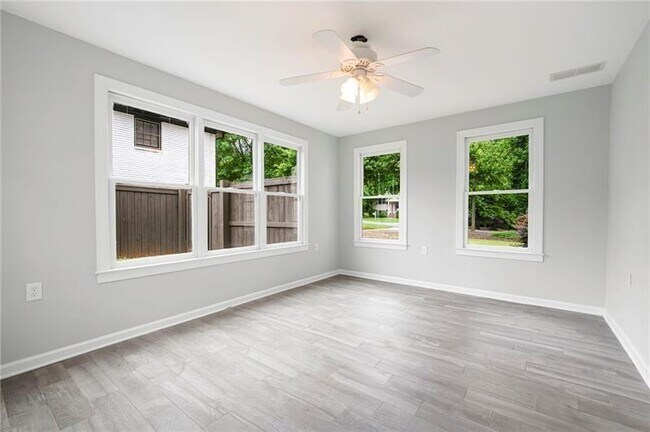Building Photo - 2356 Pinkney Dr
