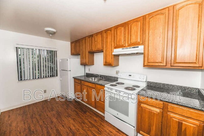 Building Photo - 460 San Marco St