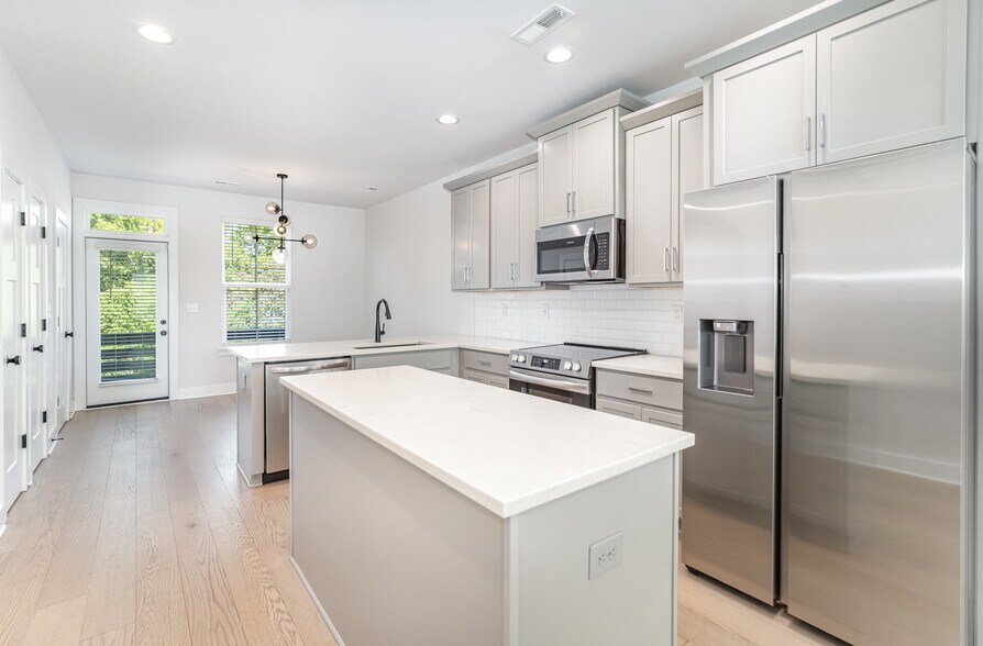 Building Photo - 608 Old Dominion Dr