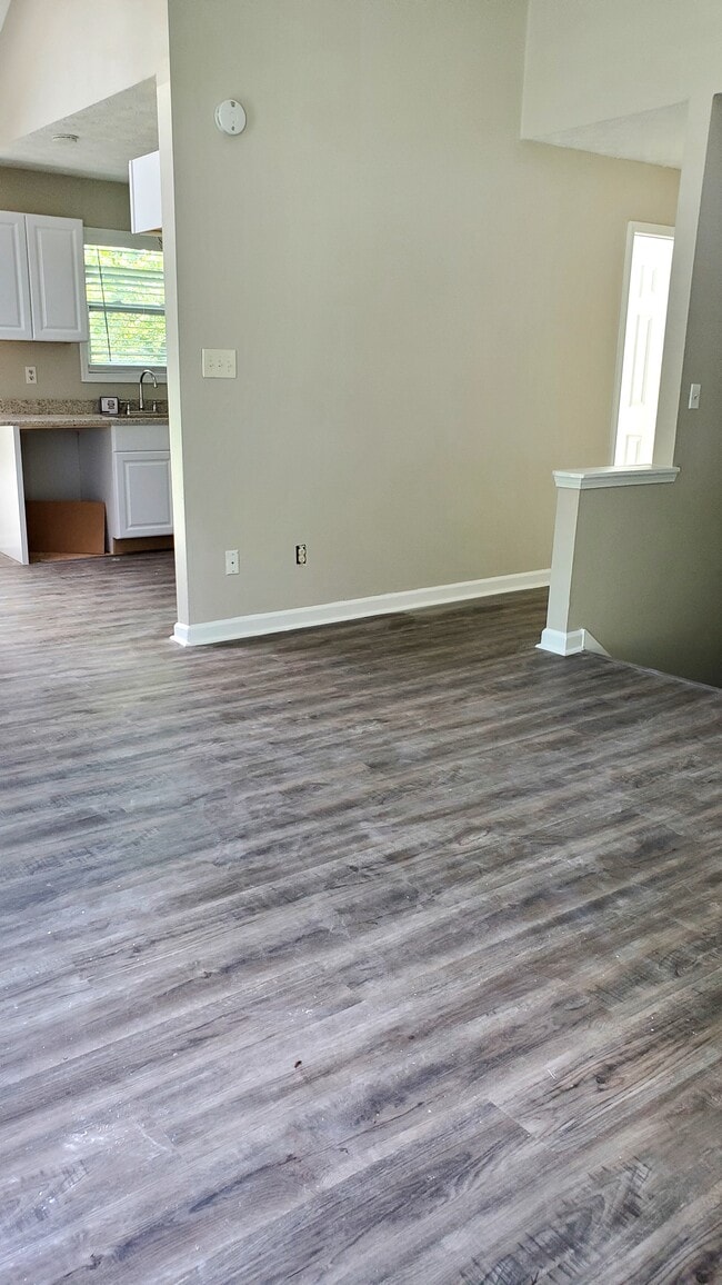 Open Floor Plan - 2931 Lakemont Dr SW