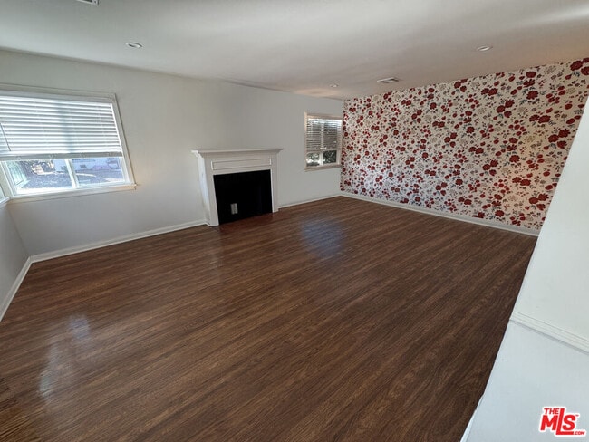 Building Photo - 1442 Ellsmere Ave