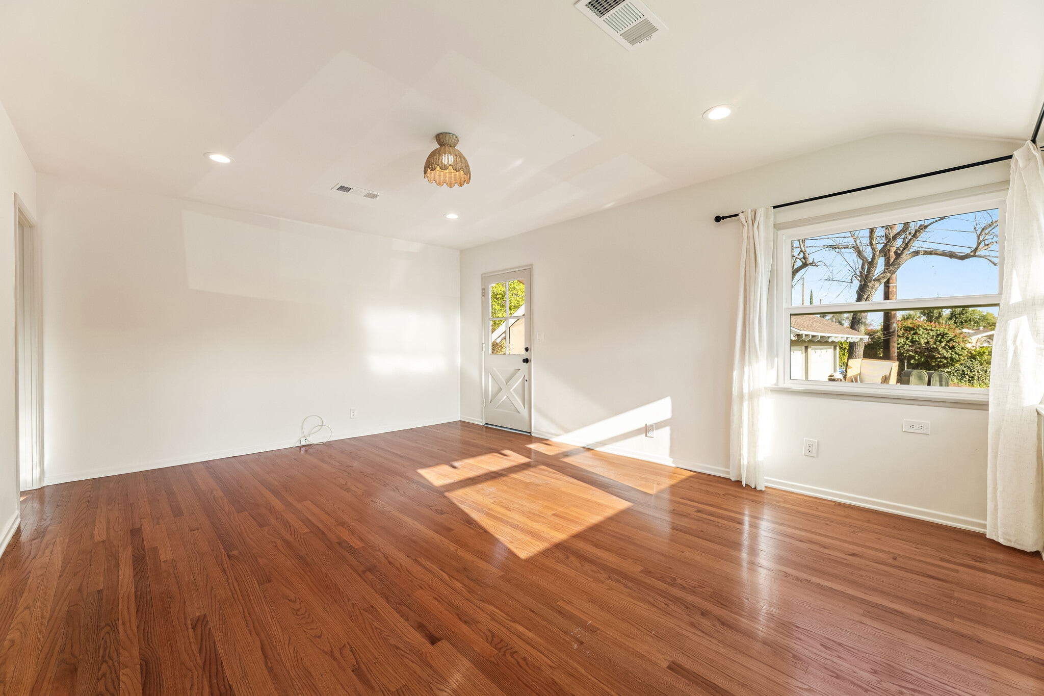 Building Photo - 3205 Fairesta St