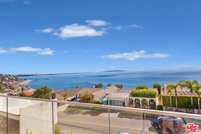 Building Photo - 18223 Coastline Dr