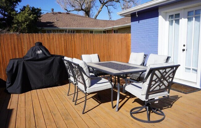 Building Photo - Single Family Home close to Sloan's Lake