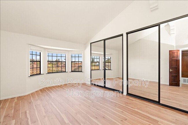 Building Photo - 227 S Irena Ave