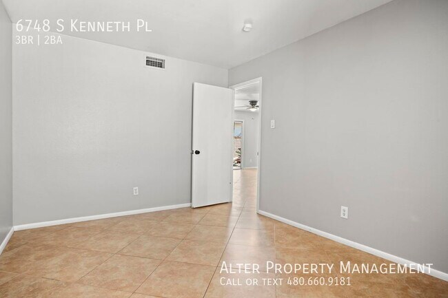 Building Photo - 6748 S Kenneth Pl
