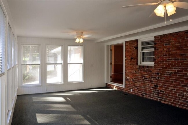 Building Photo - 1278 Fairhill Ln NE