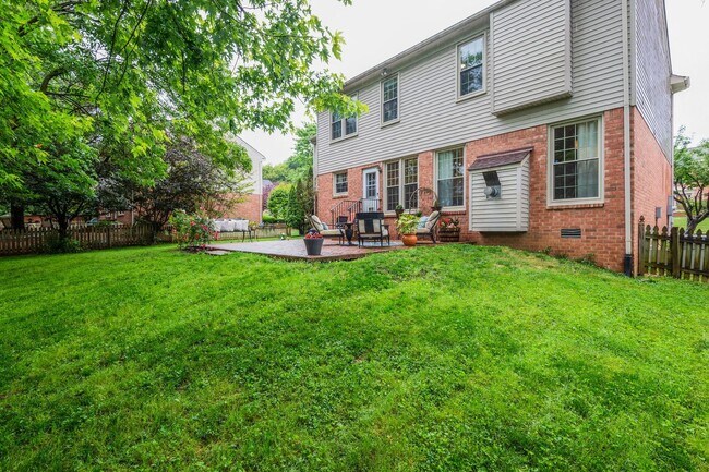 Building Photo - 511 Prince of Wales Ct