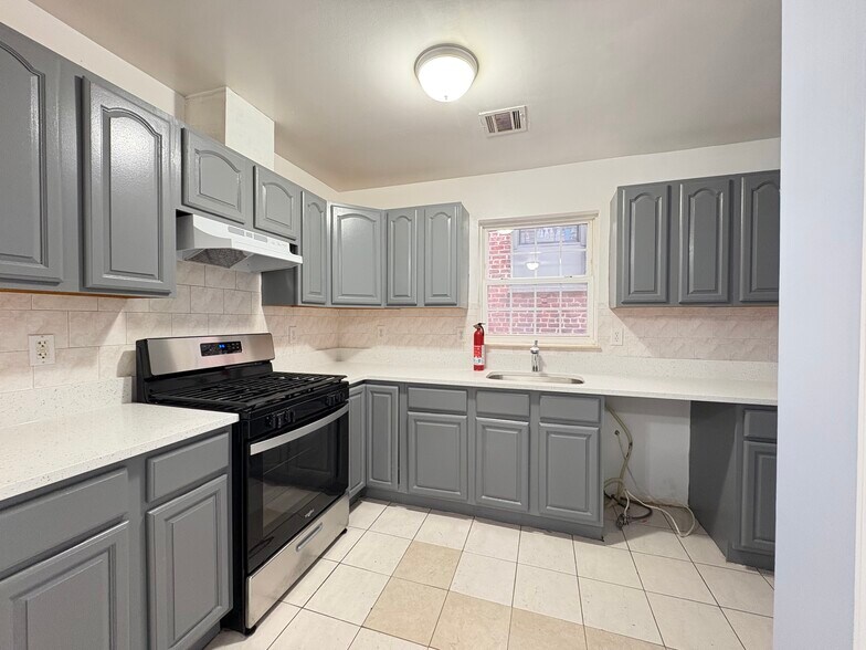 14 Bergen Ave 2 - 7 Bergen Ave