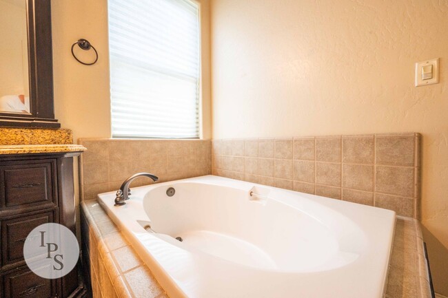 Building Photo - Copper River Ranch Home, 4BR/3BA, Built 20...