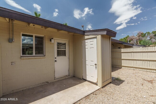 Building Photo - 7802 E Heatherbrae Ave