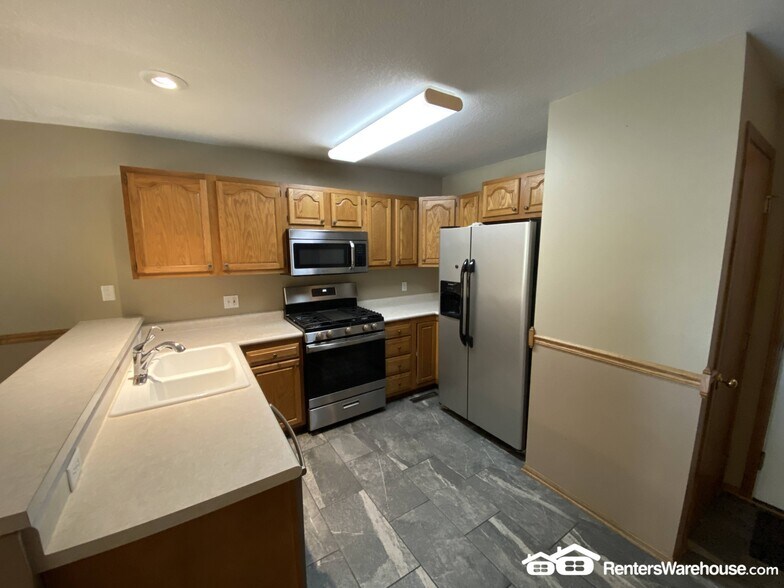 Building Photo - 737 Kitterman Cir