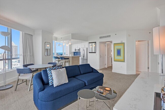 Building Photo - 4401 Collins Ave