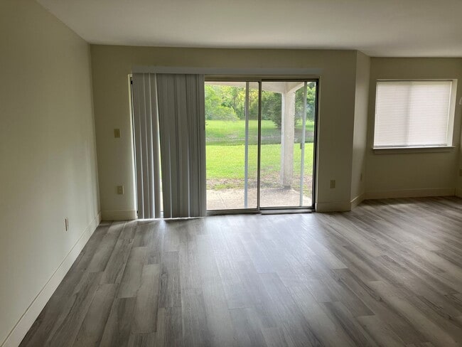 Building Photo - 2 Bedroom 2 Bathroom Condo in Calabash