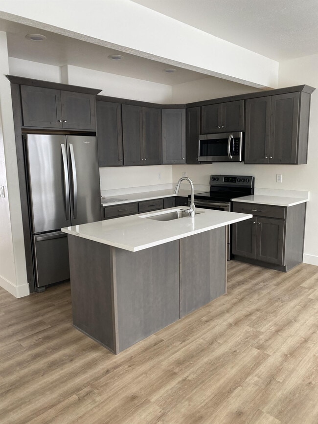 Building Photo - 51 W 440