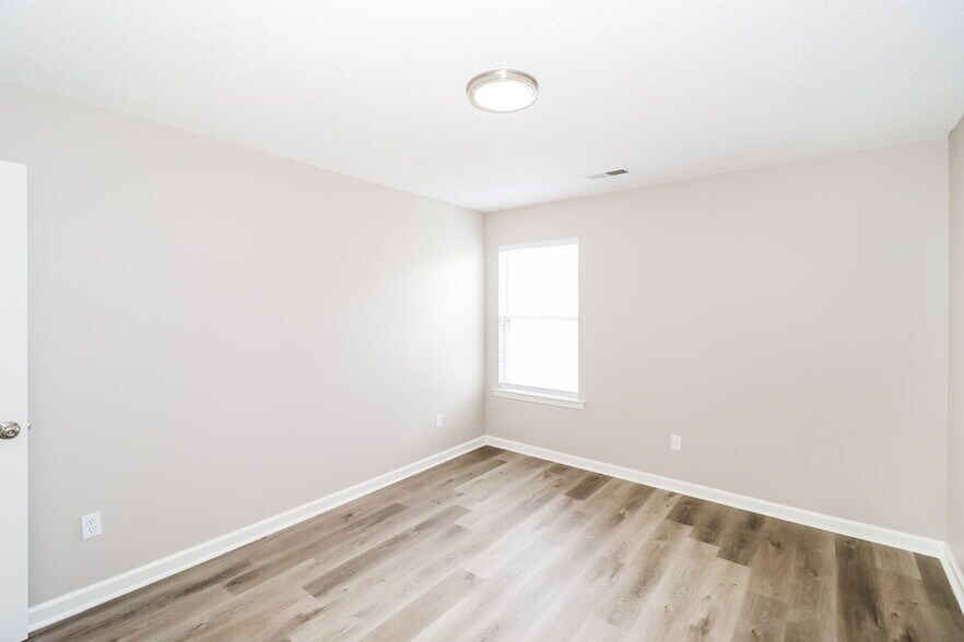 Building Photo - 4572 Tulip Bend Dr