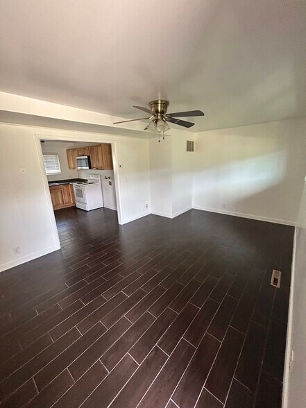 Primary Photo - 181 E 1000 N