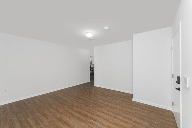 Building Photo - 162-170 S Orange Ave