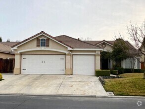 Building Photo - $2,450 Beautiful 3 Bedroom Home In The Qu...